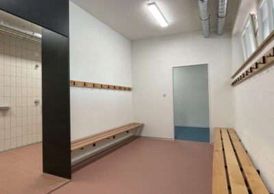 Schulhaus Neubad, Umbau Garderoben und Duschen