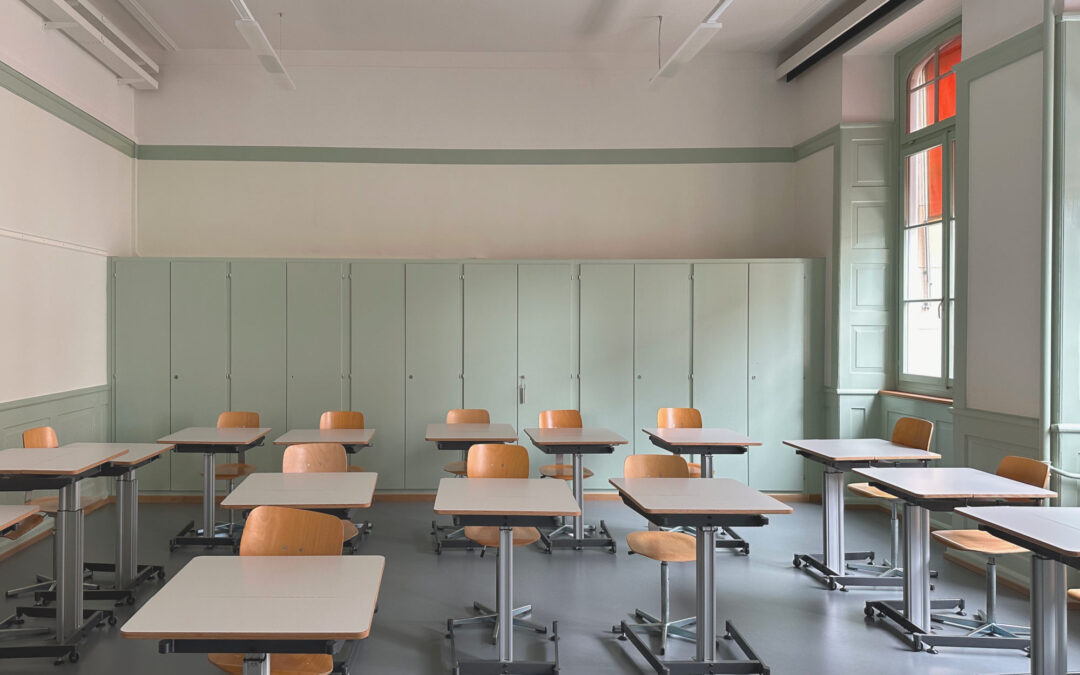 Farb- Materialkonzept Gymnasium Leonhard